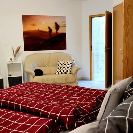 Wohlfühl-Ferienwohnung mit Tiefgarage im Grünen Oberhof  Exterior foto
