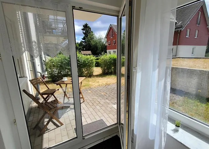 Wohlfuehl-Ferienwohnung Mit Tiefgarage Im Gruenen