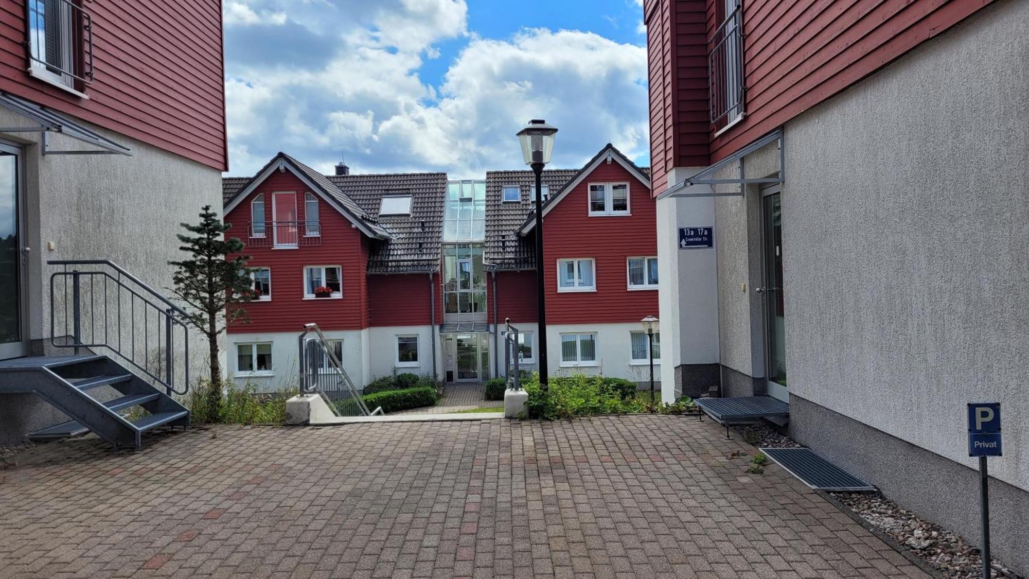 Wohlfuehl-ferienwohnung Mit Tiefgarage Im Gruenen * Oberhof (Thuringia)