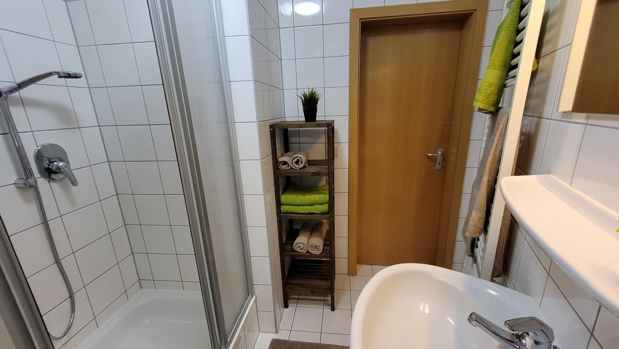 Wohlfuehl-ferienwohnung Mit Tiefgarage Im Gruenen * Oberhof (Thuringia)