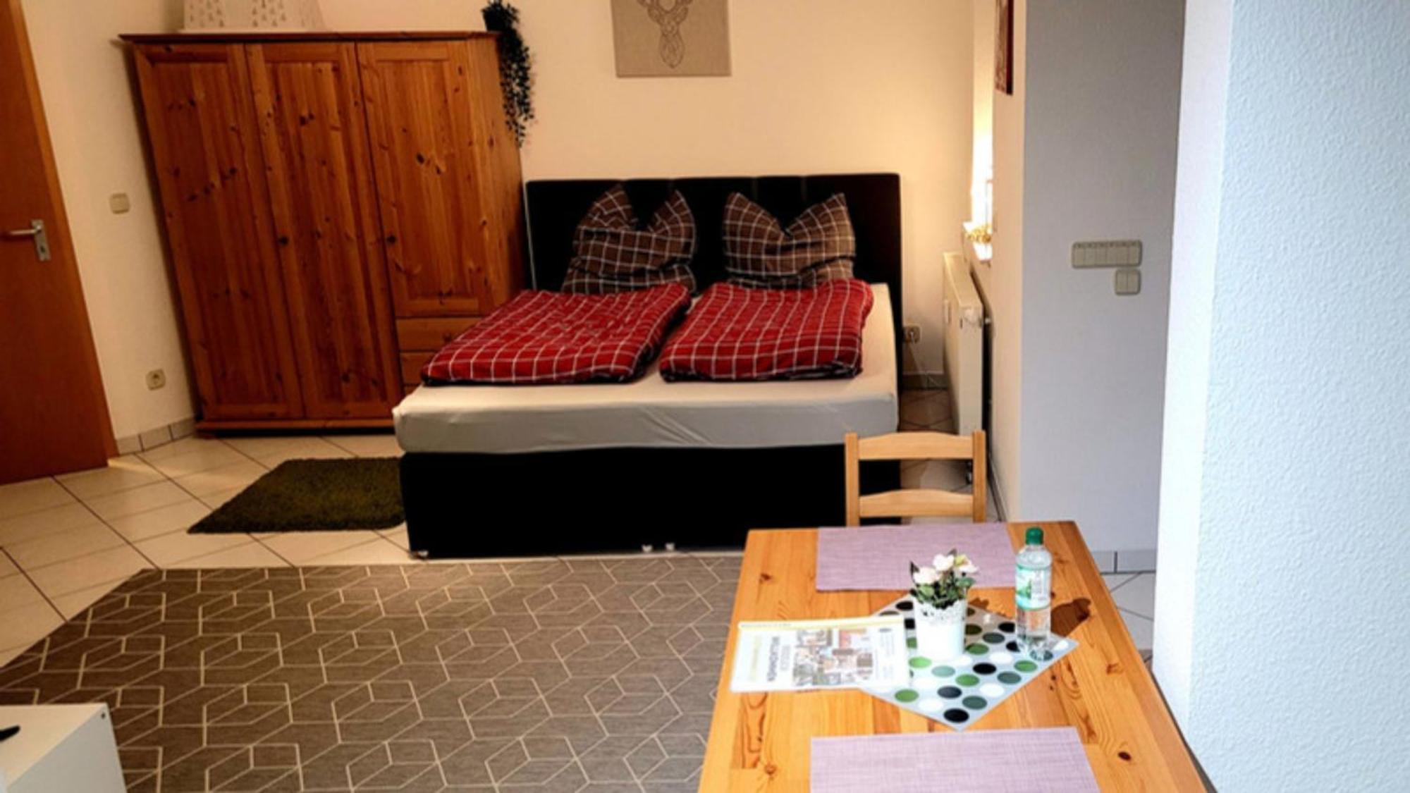Wohlfuehl-ferienwohnung Mit Tiefgarage Im Gruenen * Oberhof (Thuringia)